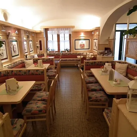 迪特拉贝酒店 3* 阿德蒙特