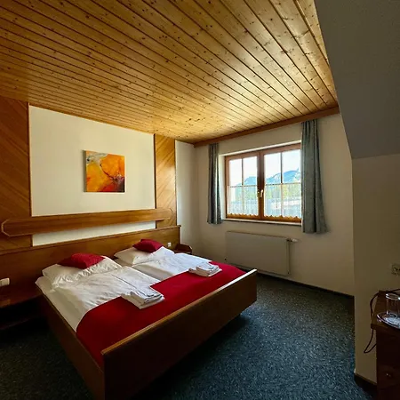 Traube Hotell 3*
