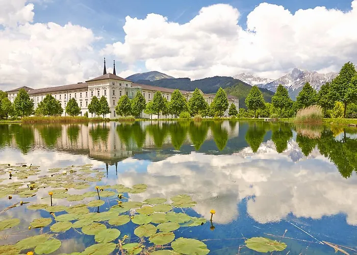 Traube 3* أدمونت